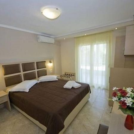 Gaia Studios & Apartments Nea Plagia Exterior photo