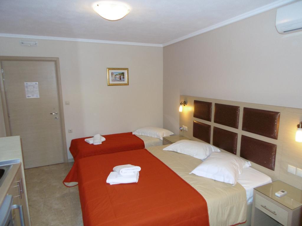 Gaia Studios & Apartments Nea Plagia Room photo